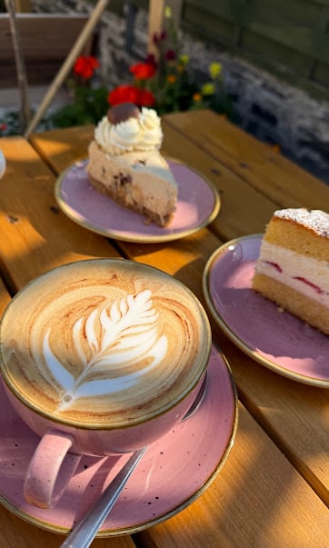 Layla's Lounge, Coffee Shop & Café, Mid & North West Wales