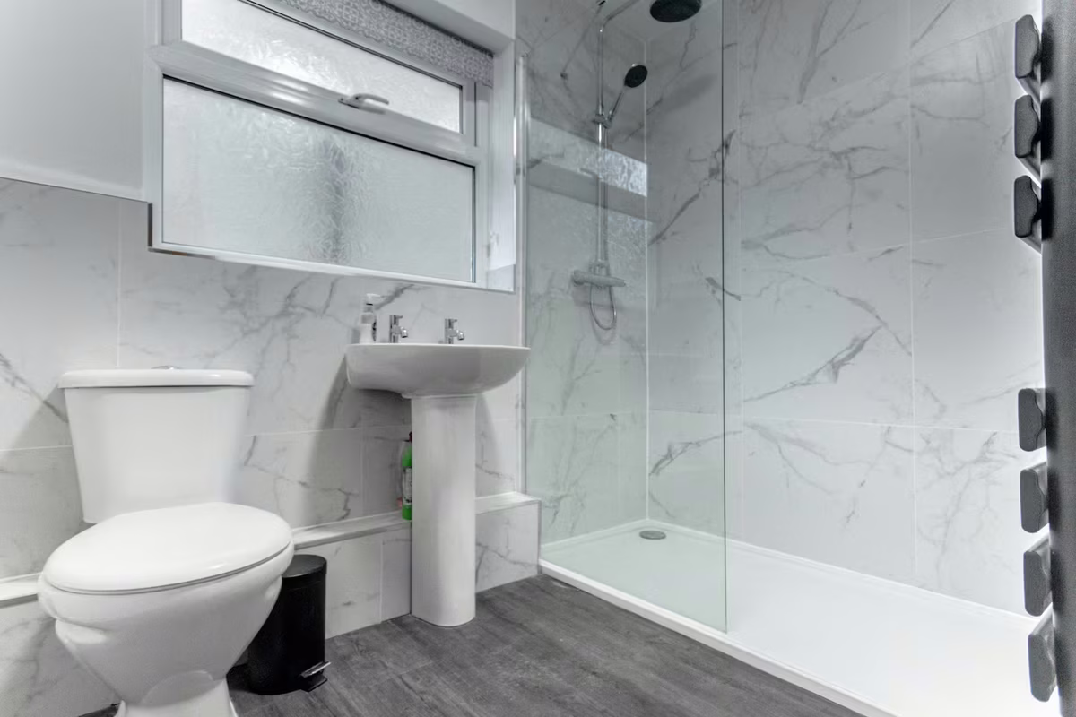 Venedotia – bathroom